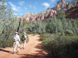 hikers on the Brin&#039;s mesa trail