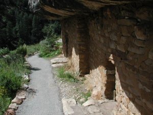 Walnut canyon ruins