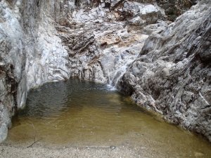 Waterfall trail (White tank regional park)